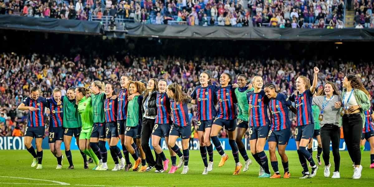Les jugadores del Barça celebrant al Camp Nou l'accés a la final de Champions