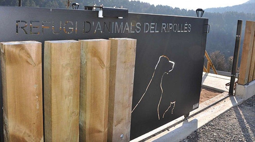 El refugi d'animals del Ripollès, al centre de la polèmica