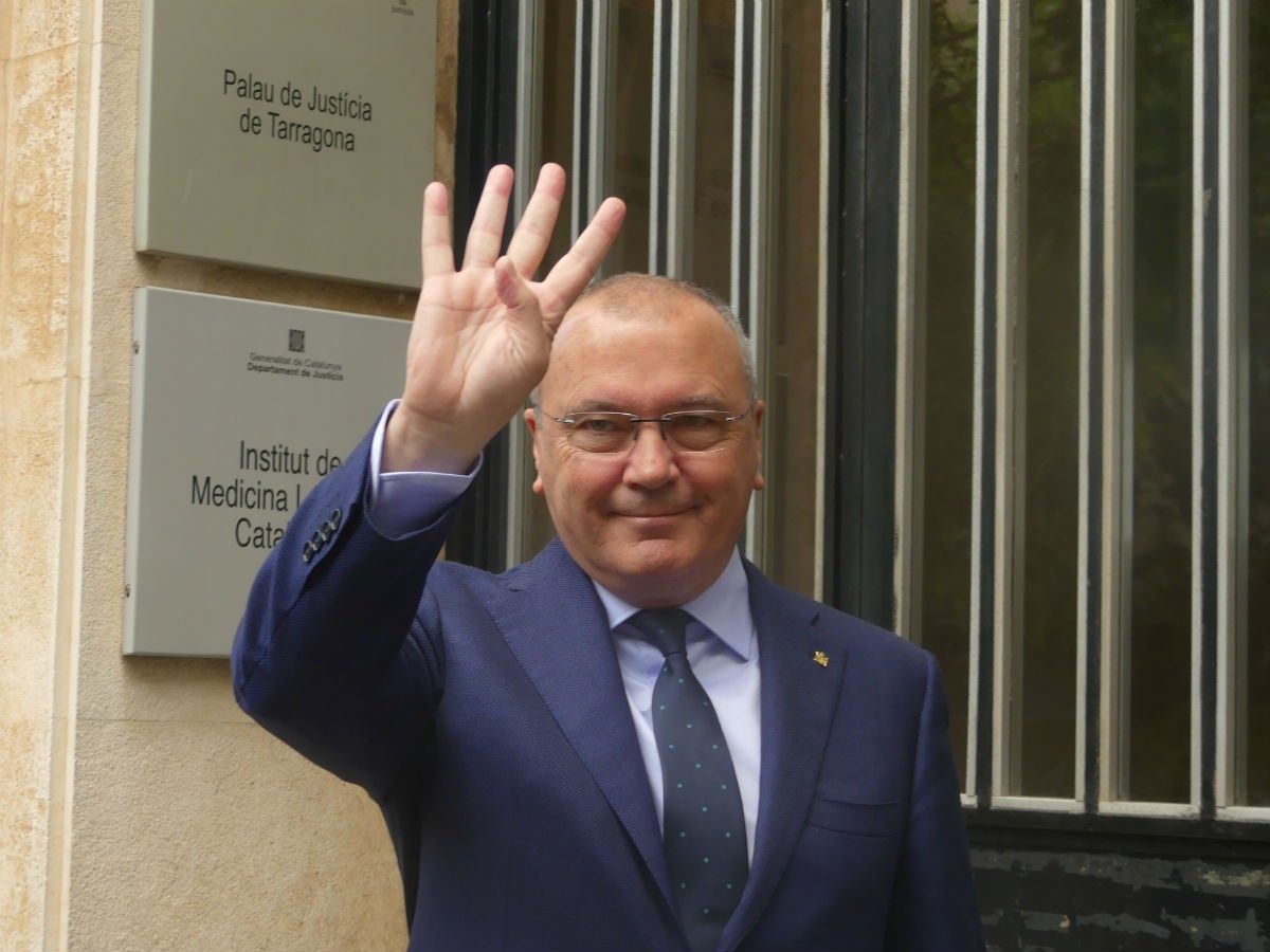 Carles Pellicer, alcalde de Reus, a les portes de l'Audiència Provincial de Tarragona.