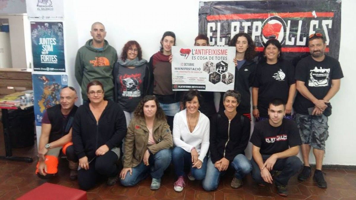 Diversos membres de plataformes antifeixistes d'arreu de Catalunya
