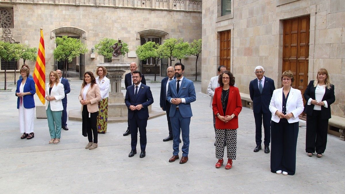 Foto de família de tots els consellers que conformen el nou Govern