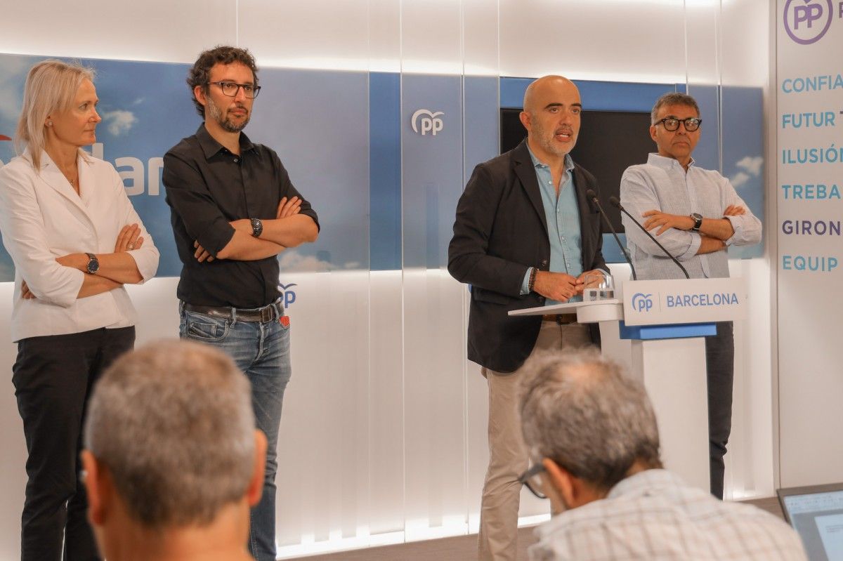 Sirera amb la resta de rgidors del PP.