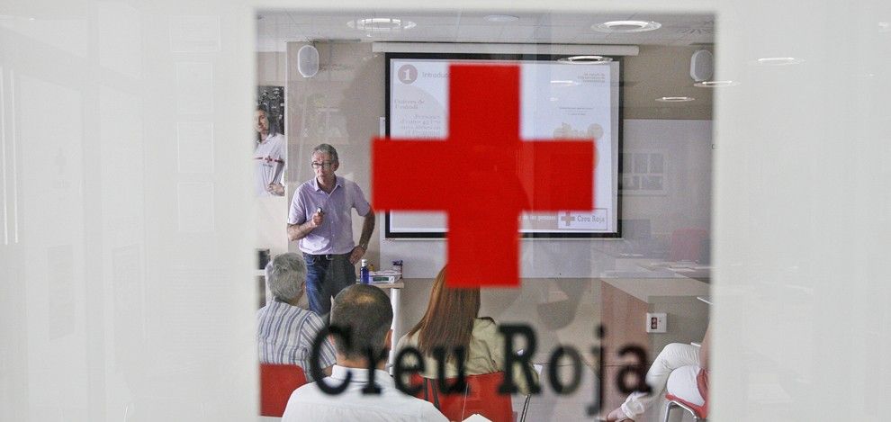 La Creu Roja comprarà llibres i material escolar a 250 infants