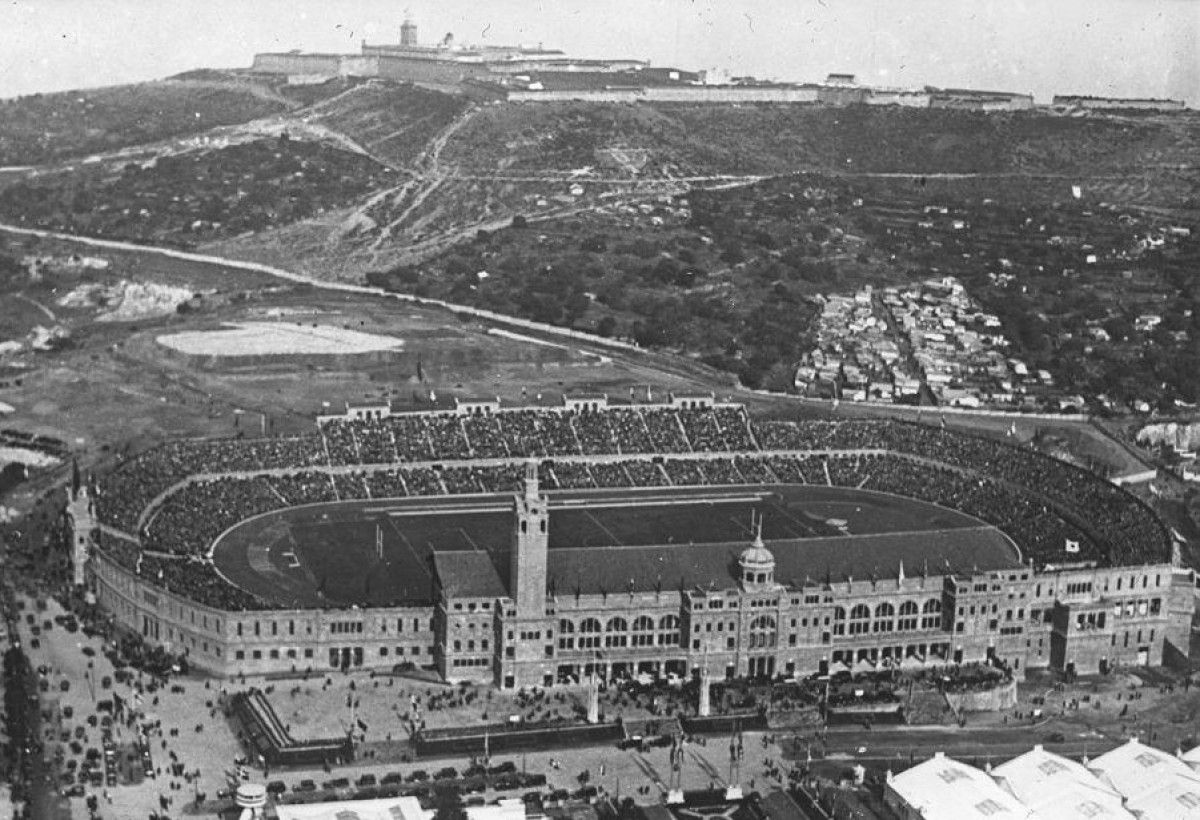 Vista de l’estadi de Montjuïc el 1929