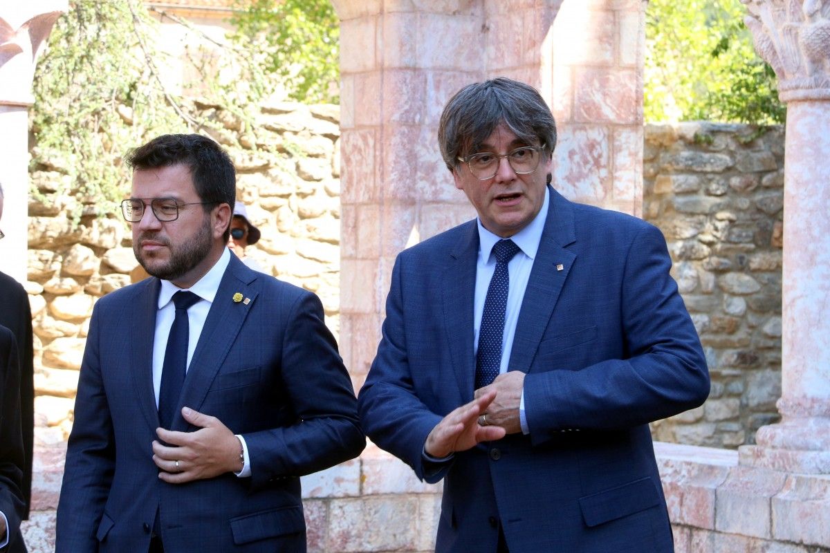 Pere Aragonès i Carles Puigdemont, en un acte a la Catalunya Nord.