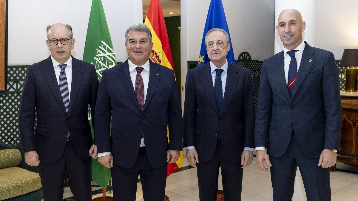 Luis Rubiales i Joan Laporta, amb Florentino Pérez a l'Aràbia Saudita