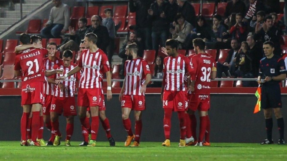 Els jugadors del Girona celebren un gol.