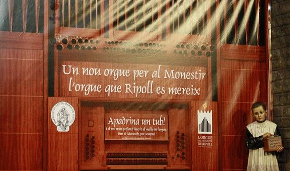 Lona per promocionar el nou orgue del Monestir de Ripoll
