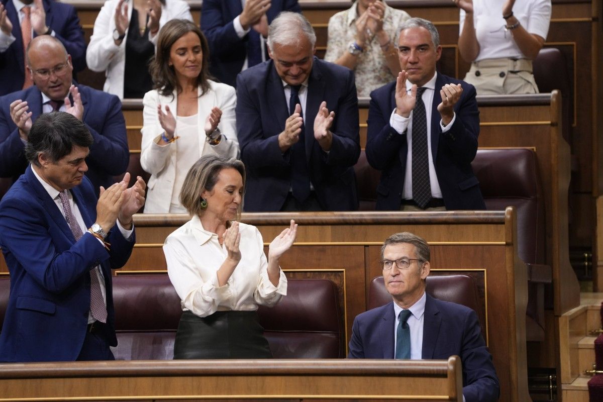 Alberto Núñez Feijóo, aplaudit pel seu partit aquest divendres al Congrés. 