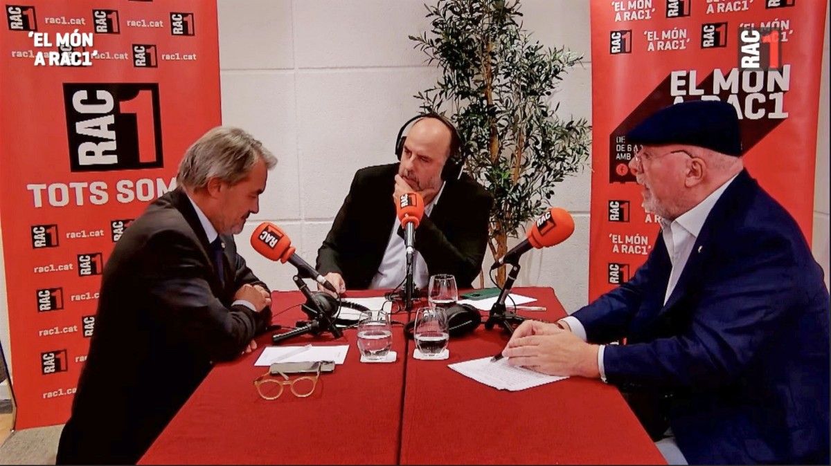 Artur Mas i José Manuel Villarejo, amb Jordi Basté.