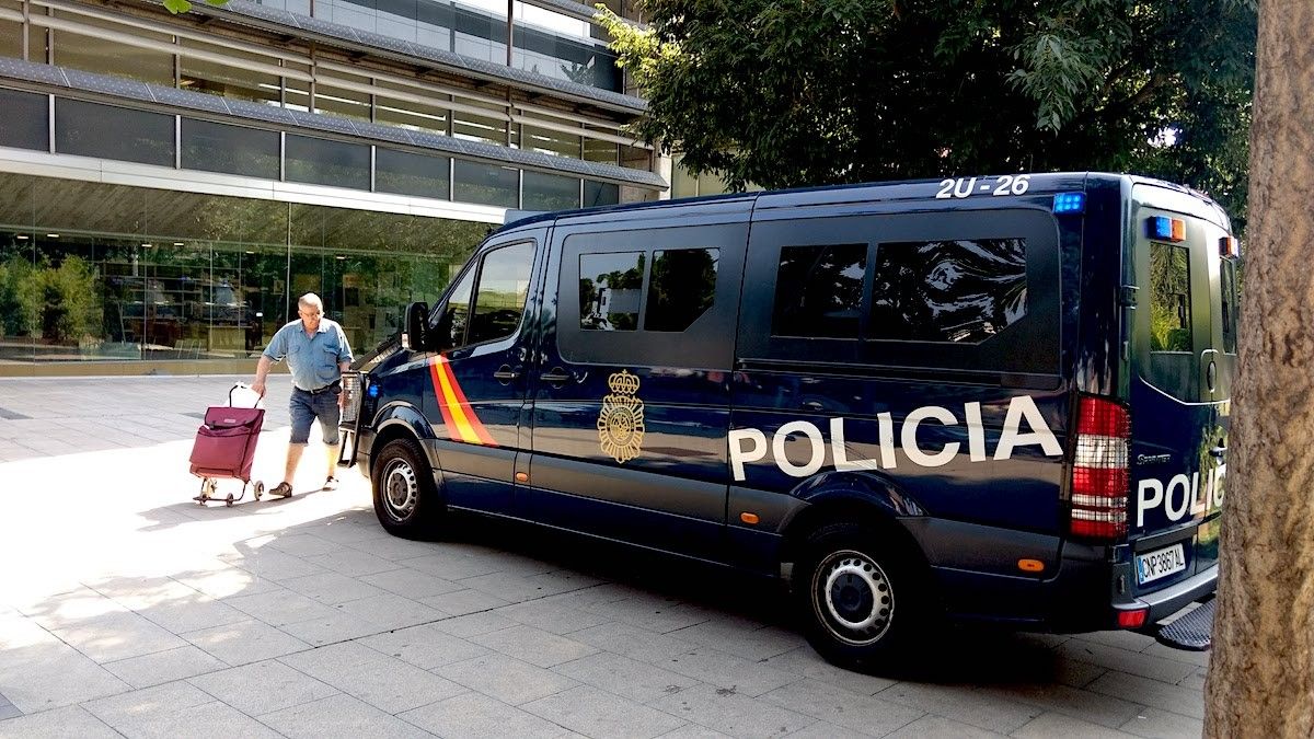 Un furgó de la policia espanyola a Mollet del Vallès