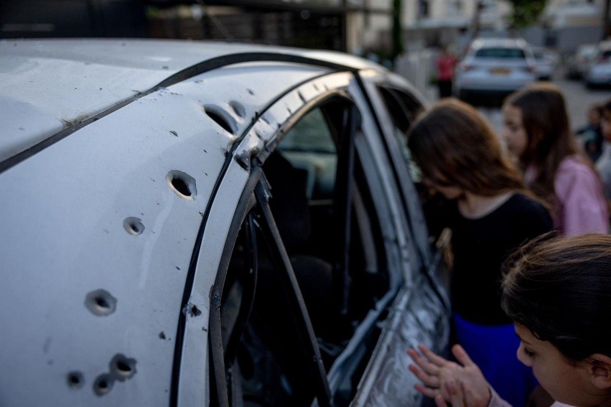 Un cotxe amb l'impacte de bales a Israel