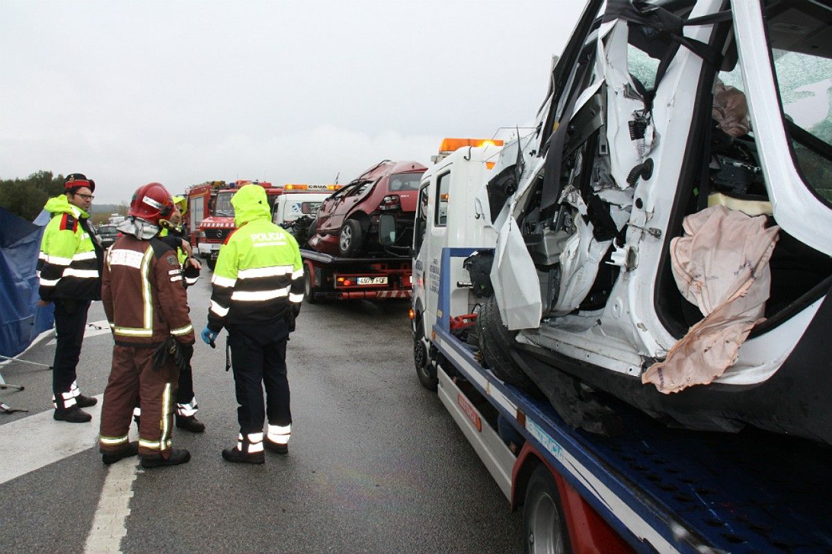 Dos cotxes accidentats a la N-II a l'altura de Pont de Molins l'abril de 2016