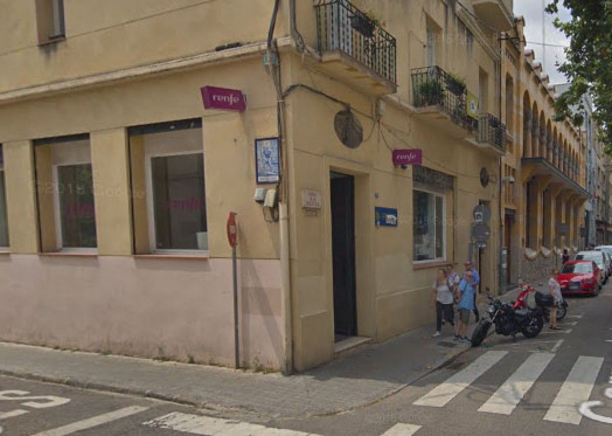 L'oficina que ven bitllets de Renfe a Sabadell 