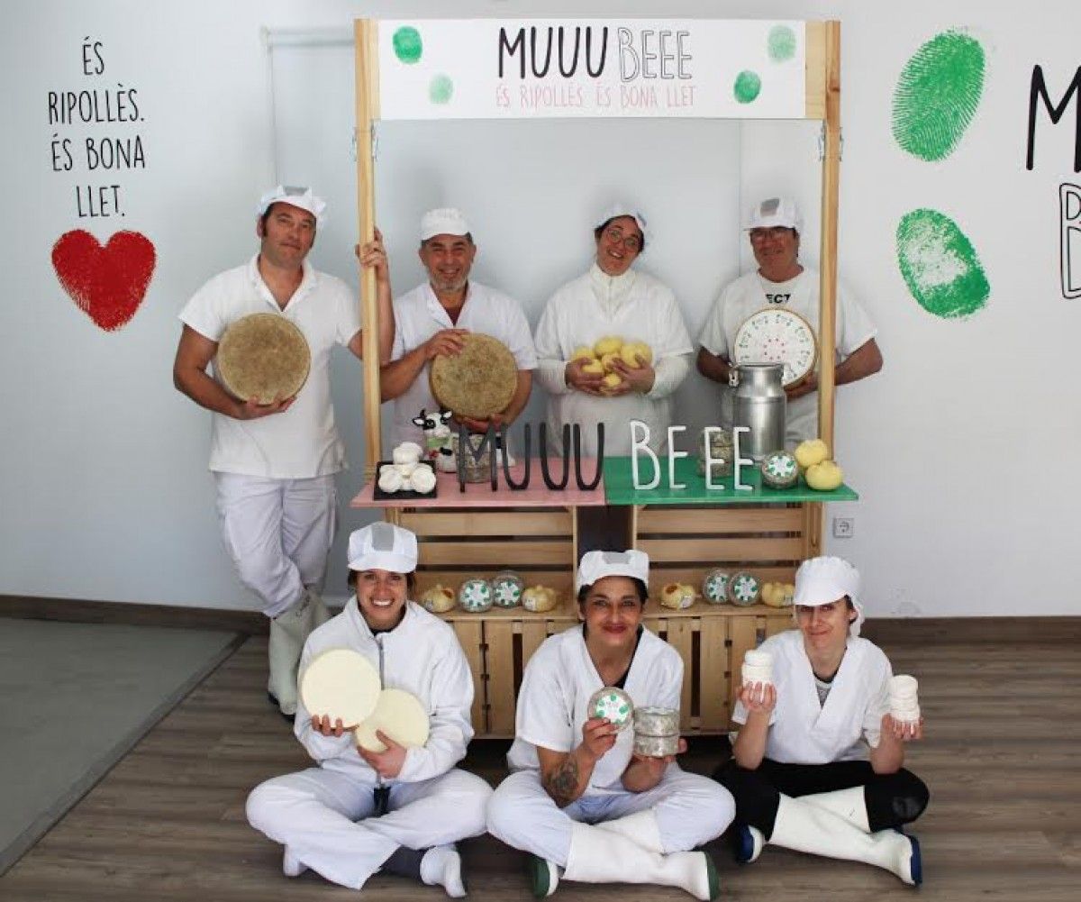 L'equip de la formatgeria MUUU BEEE 