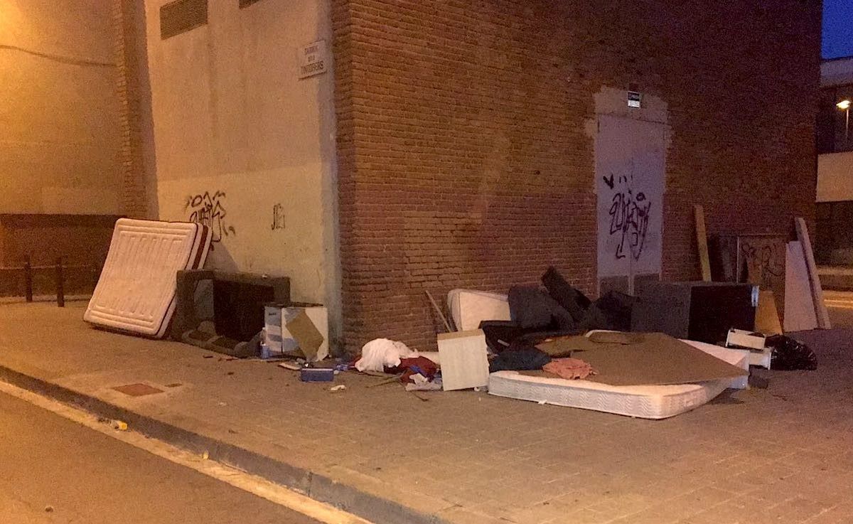 Les xinxes han obligat a llançar mobles al sud de Sabadell