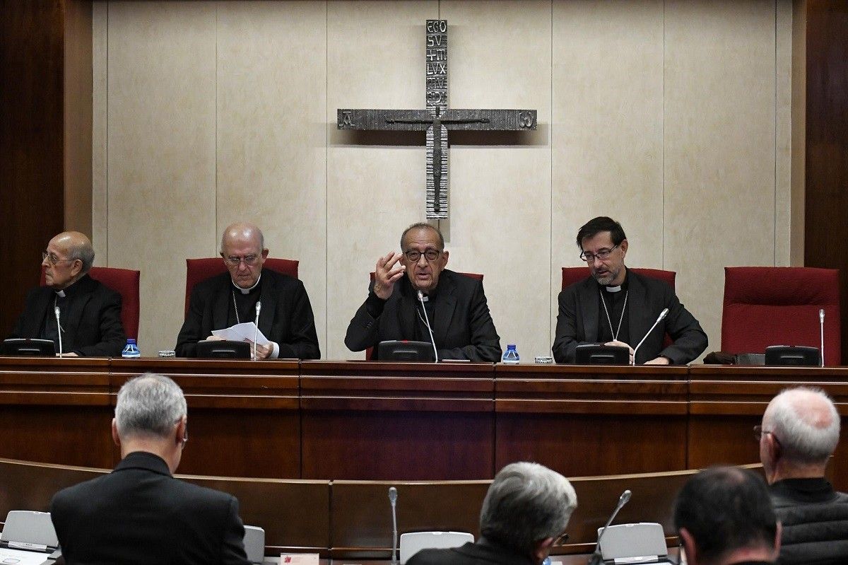 Els bisbes espanyols, a la seu de la Conferència Episcopal aquest dilluns.