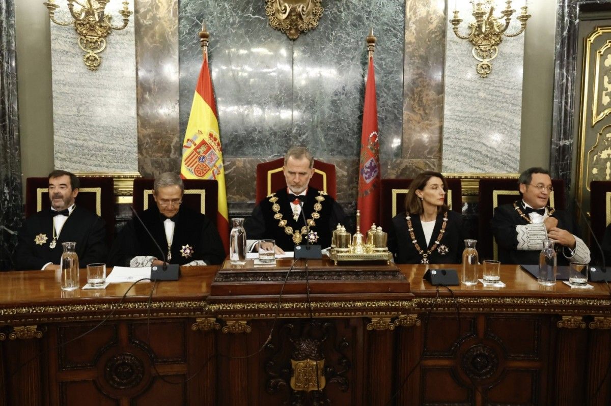 La cúpula judicial amb el rei Felip VI el dia de la inauguració del curs 2022-2023