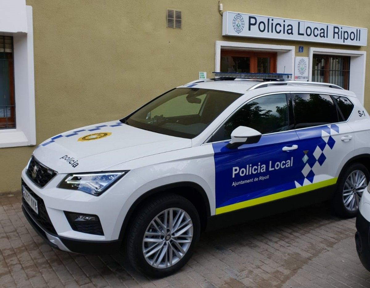 Un cotxe de la Policia Local de Ripoll