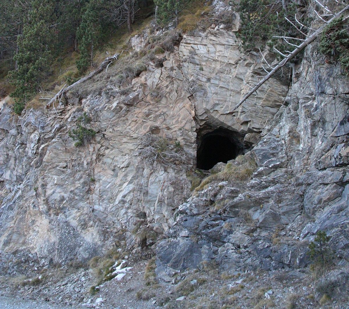L'entrada de la mina Zaragoza de Queralbs