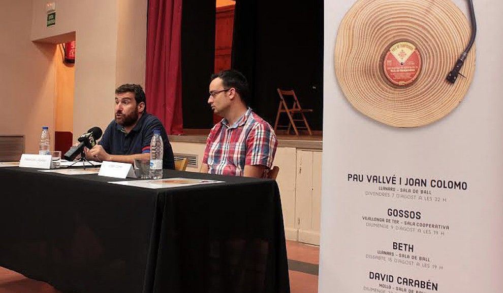 El director artístic del FMVC, Francesc Viladiu, i l'alaclde de Molló, Josep Coma