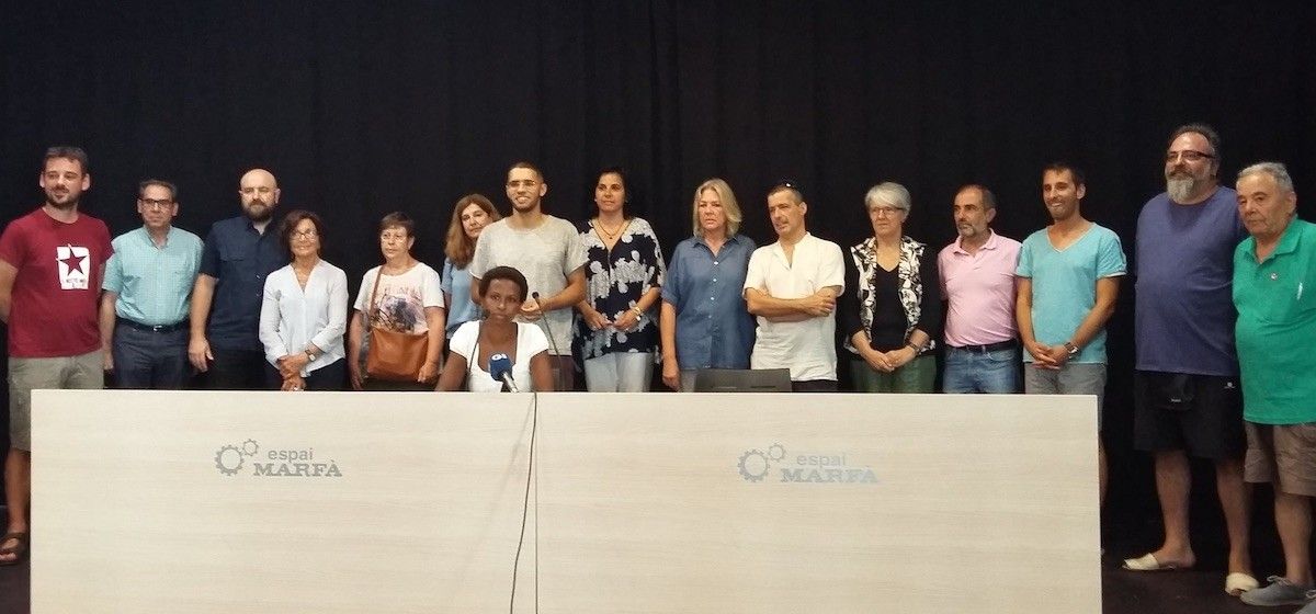 Foto dels representants de les entitats d'esquerres gironines, que han presentat la crida pel dret a decidir en el referèndum de l'1-O.
