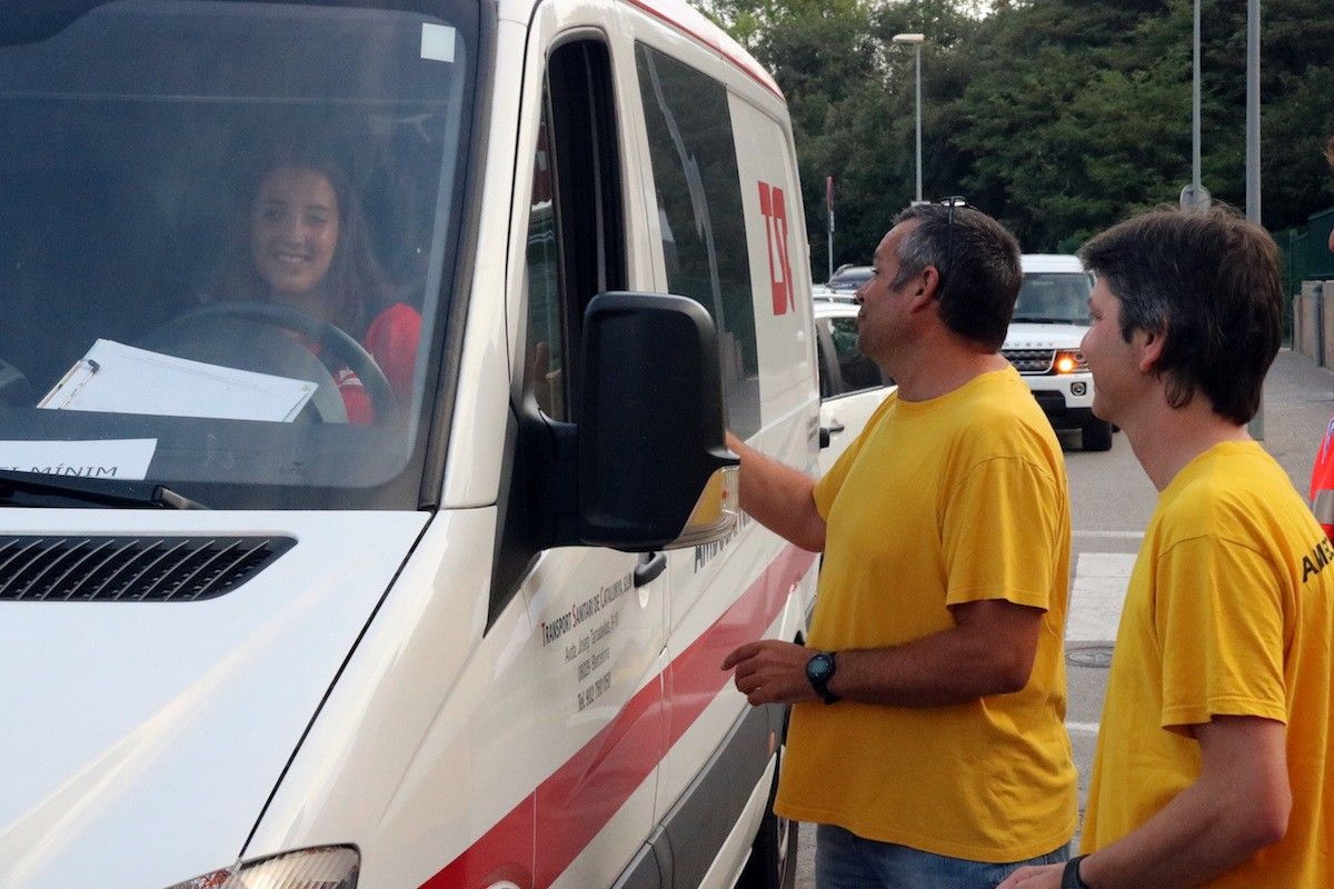 Un piquet de la vaga d'ambulàncies a l'Hospital Josep Trueta de Girona aquest passat 25 d'agost.