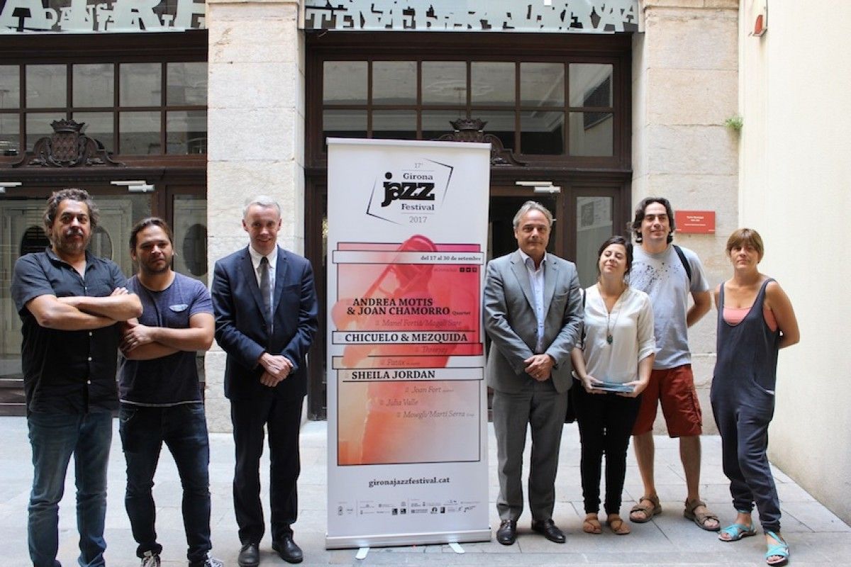 Carles Ribas (Ajuntament), Albert Piñeira (Diputació) i Francesc Ubanell (director del Girona Jazz Festival) han presentat aquest matí la nova edició del festival.
