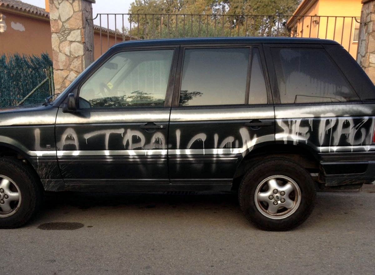 El vehicle de Rufino Guirado, pintat amb amenaces