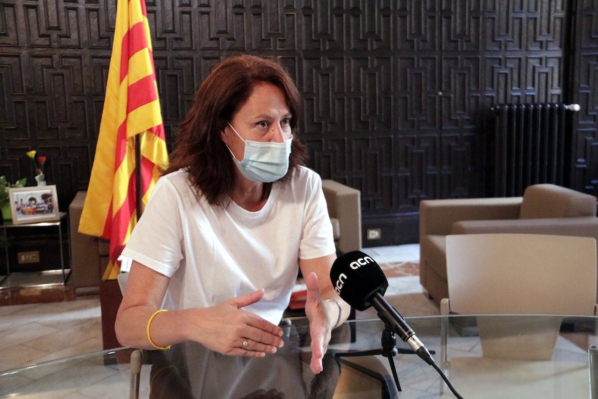 La batllessa de Girona, Marta Madrenas, durant l'entrevista amb l'ACN.
