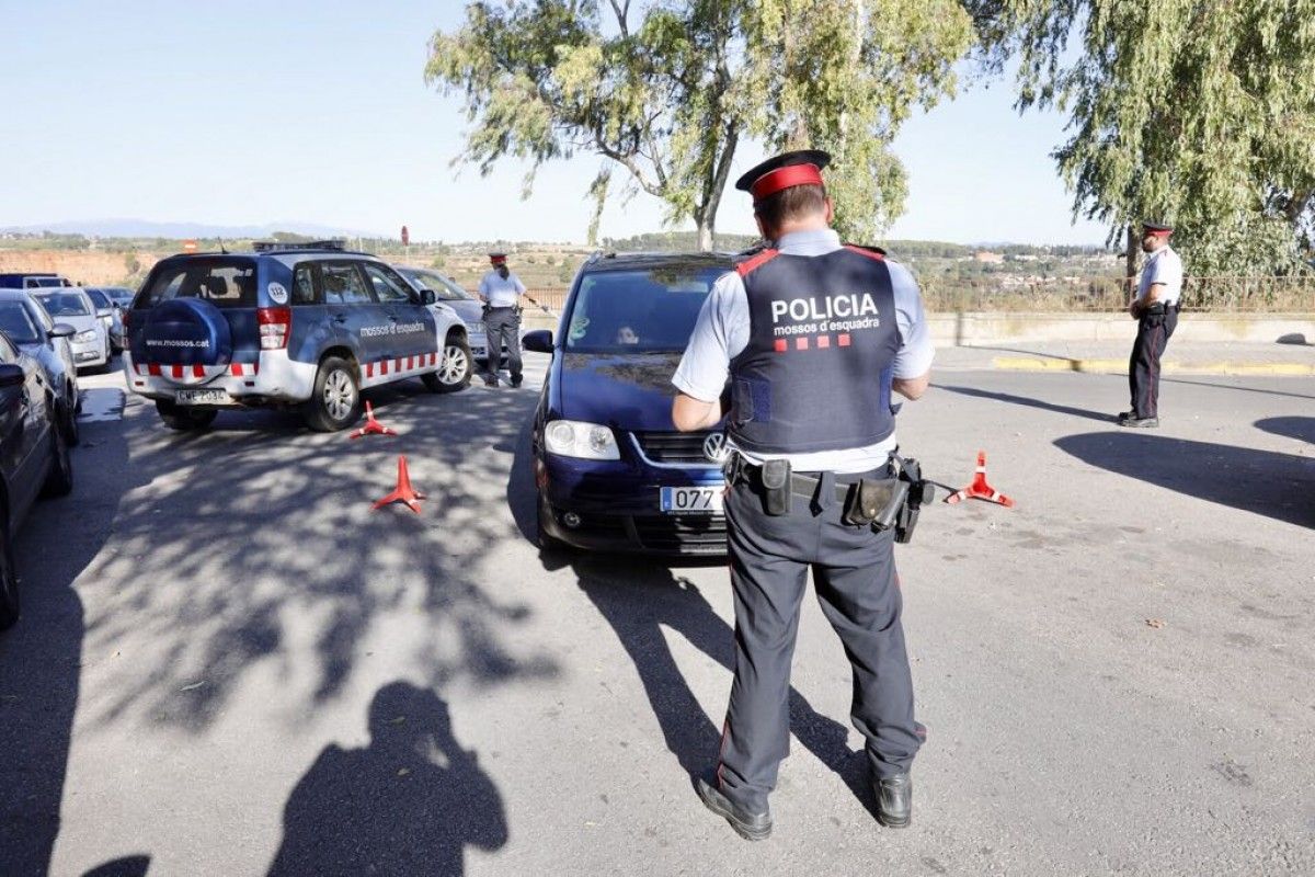 Mossos i Policia Municipal en l'operatiu conjunt