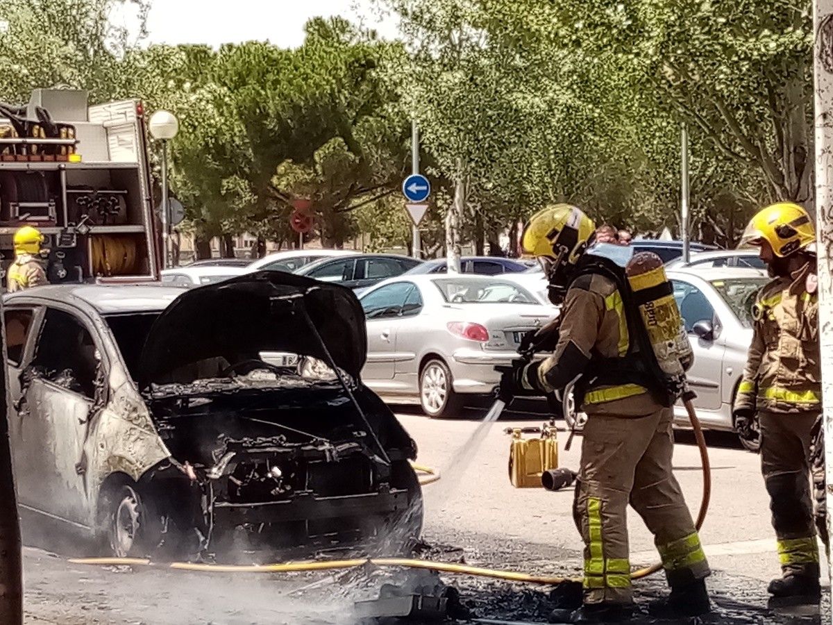 Incendi al passeig Sant Bernat de Sabadell