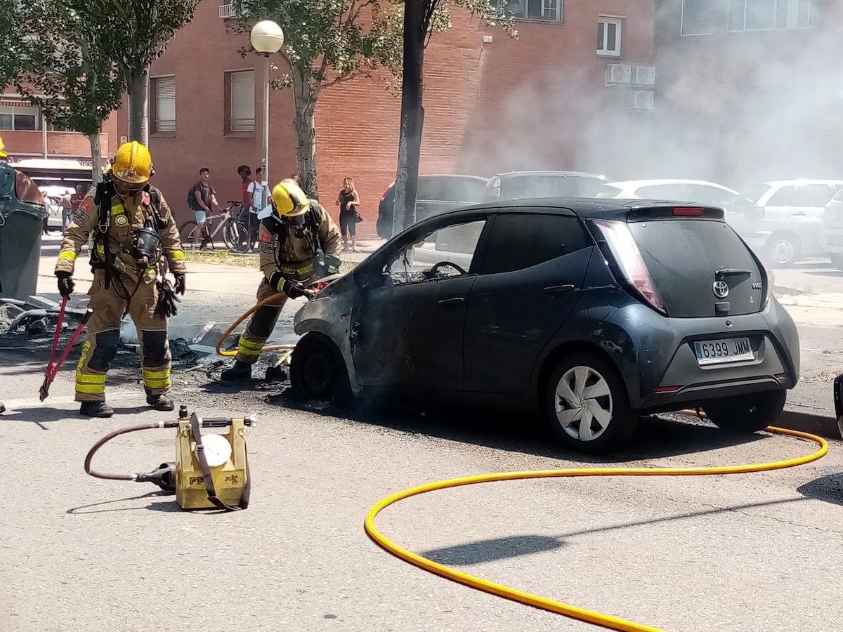 Incendi al passeig Sant Bernat de Sabadell