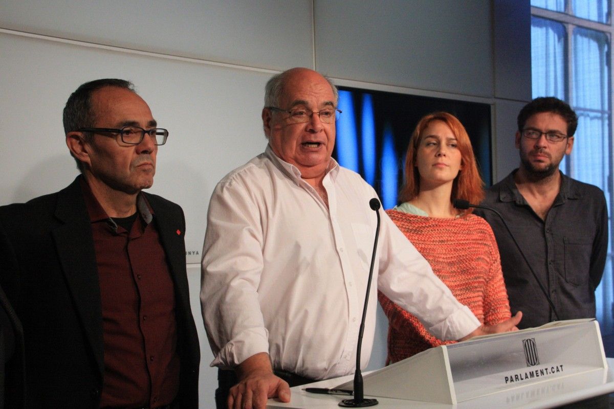 Els diputats de Catalunya Sí que es Pot Joan Coscubiela, Lluís Rabell, Jèssica Albiach i Albanto Dante en roda de premsa, aquest dimecres