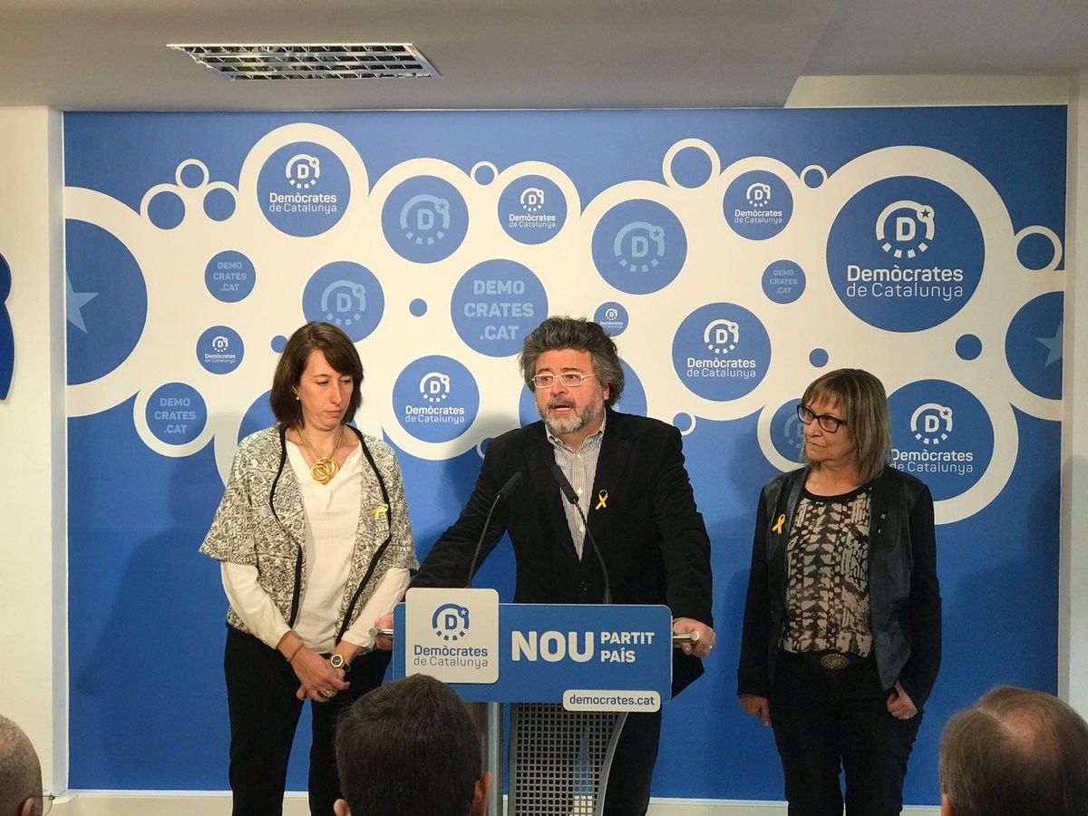 Antoni Castellà, Maria Assumpció Laïlla i Mercè Jou, en roda de premsa