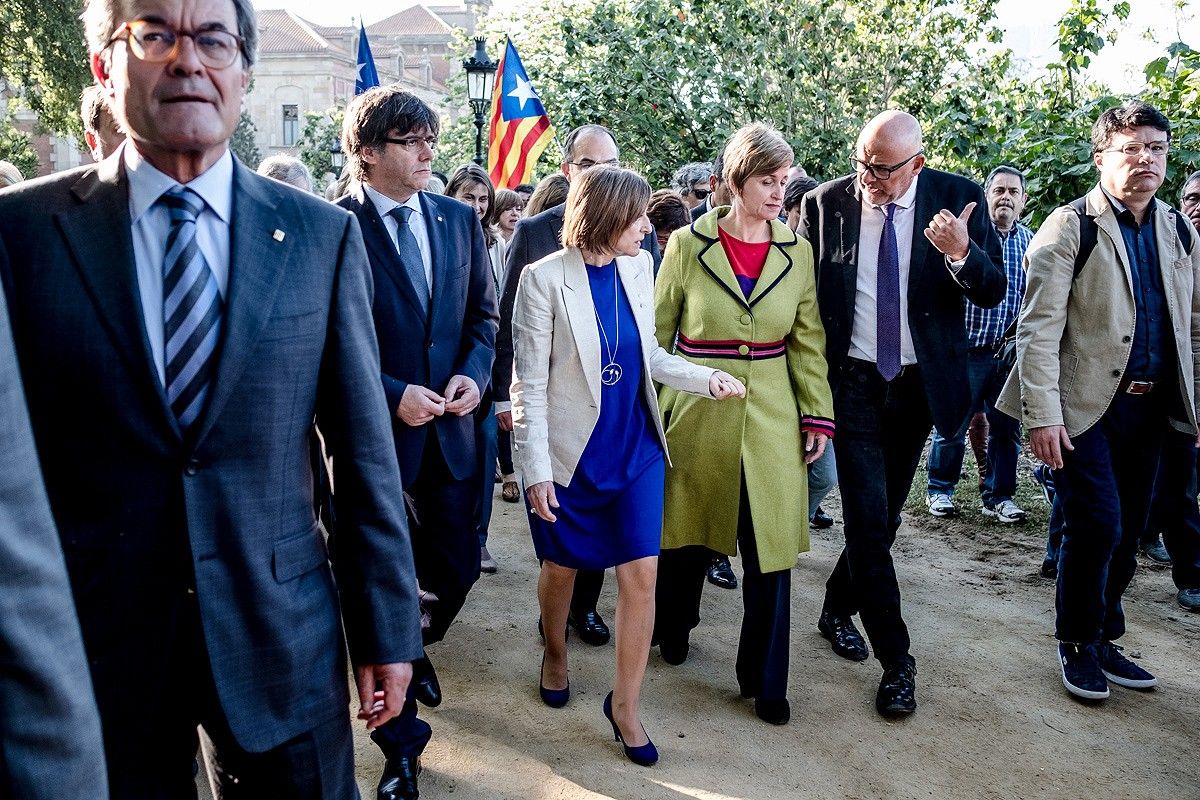 Artur Mas, Carme Forcadell, Anna Simó i Lluís Corominas, amb Carles Puigdemont