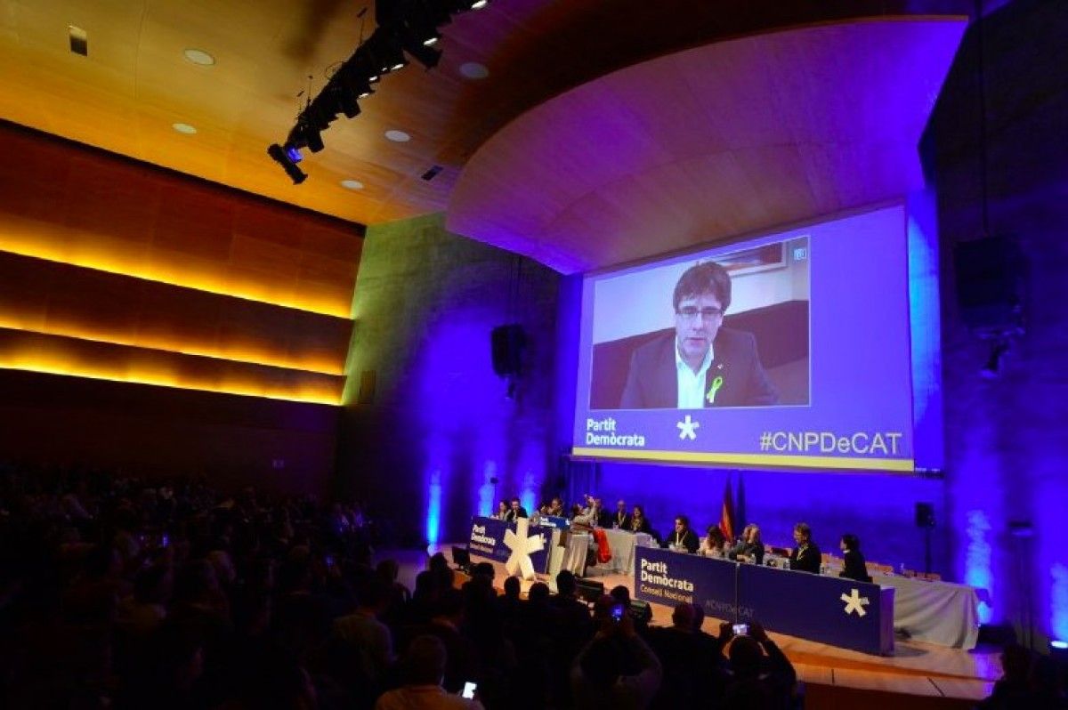 Carles Puigdemont, durant el consell nacional del PDECat