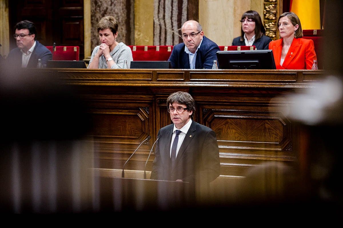 Carles Puigdemont durant el ple del Parlament
