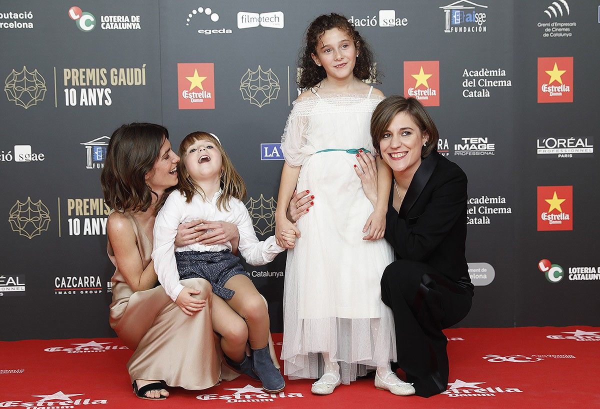 Les actrius i la directora d'«Estiu 1993», la gran triomfadora dels X Premis Gaudí