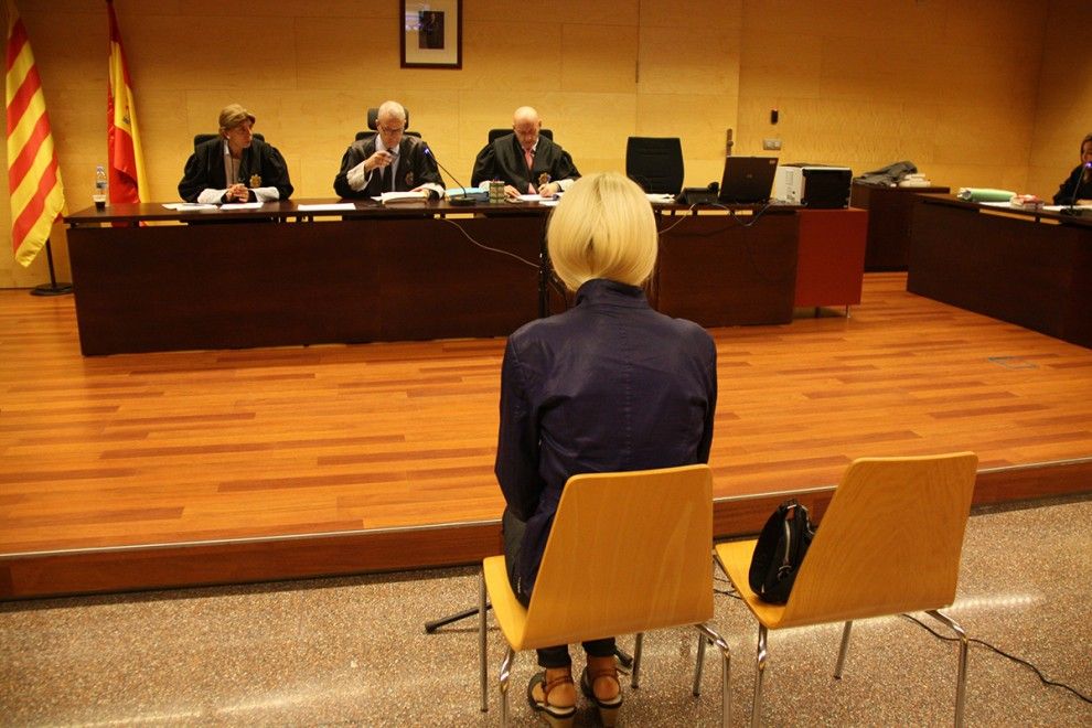 La dona que l'Audiència de Girona ha condemnat a 1 any i 9 mesos de presó