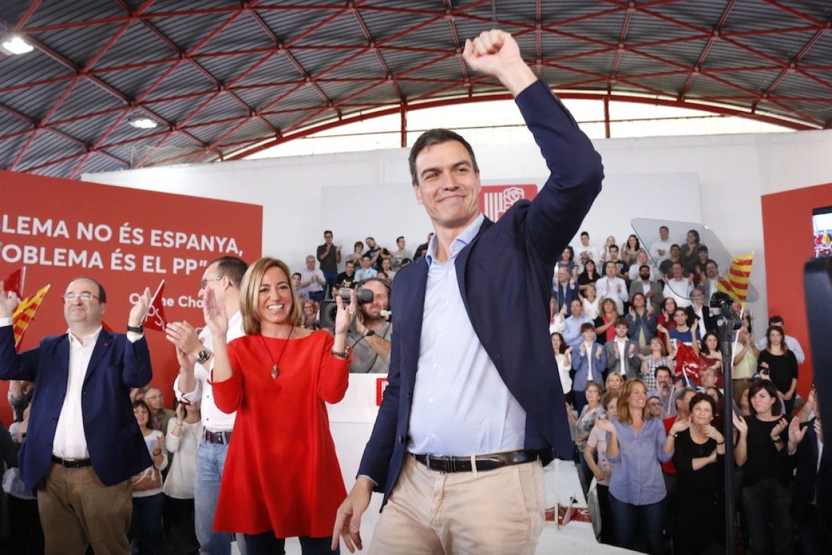 El candidat del PSOE en un acte de campanya a Catalunya
