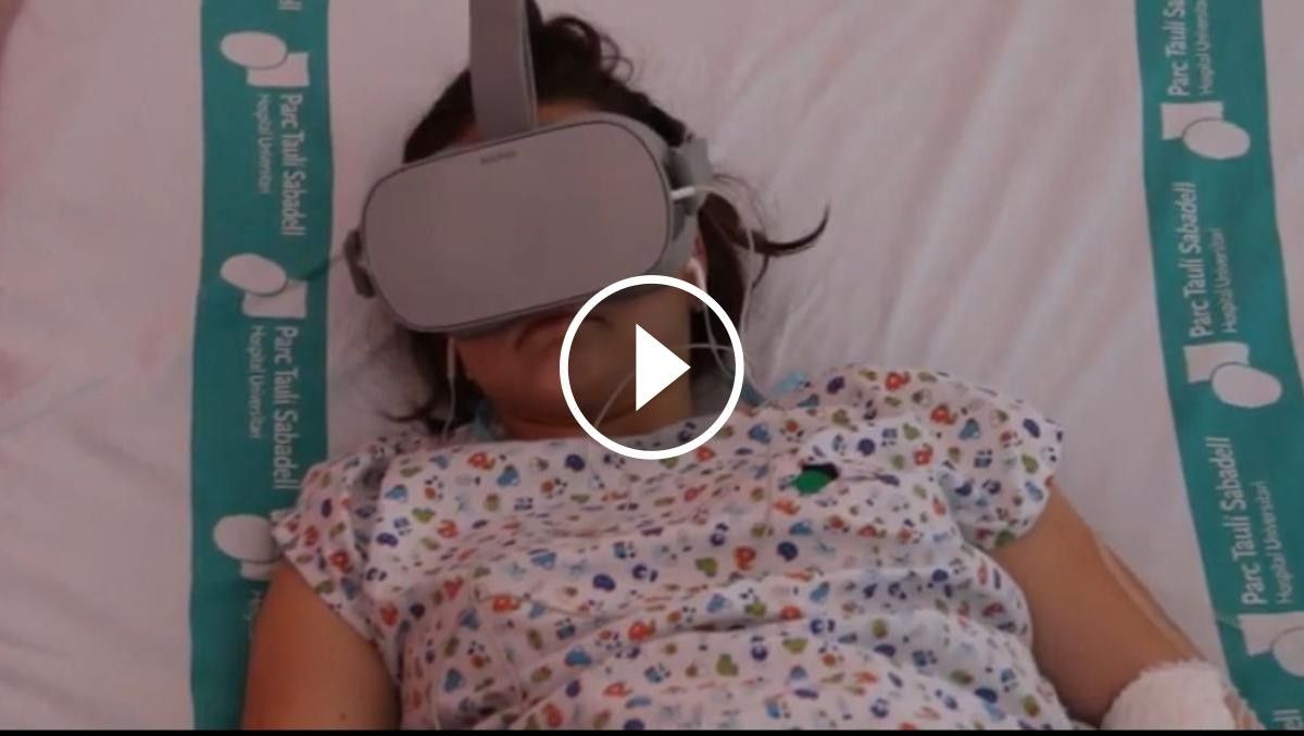Una pacient amb realitat virtual 
