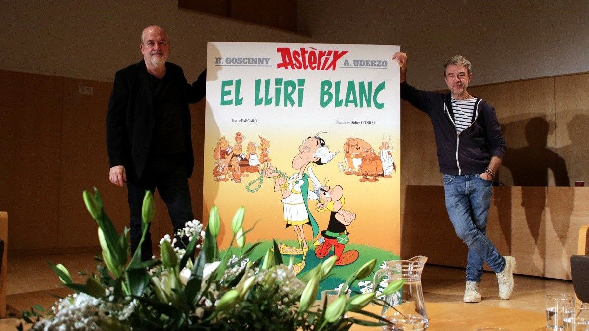 Fabcaro i Didier Conrad presentant l'edició catalana de la darrera aventura d’Astèrix