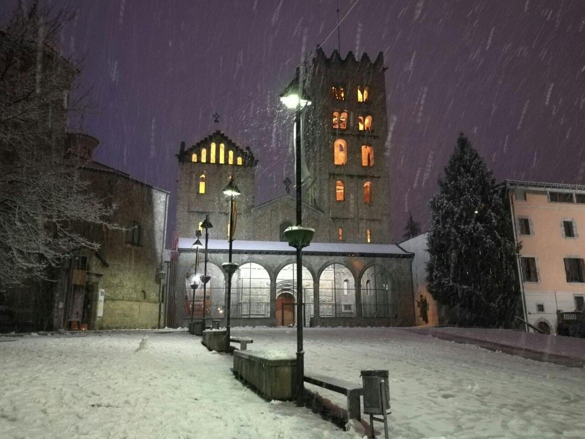 El monestir de Ripoll, nevat 