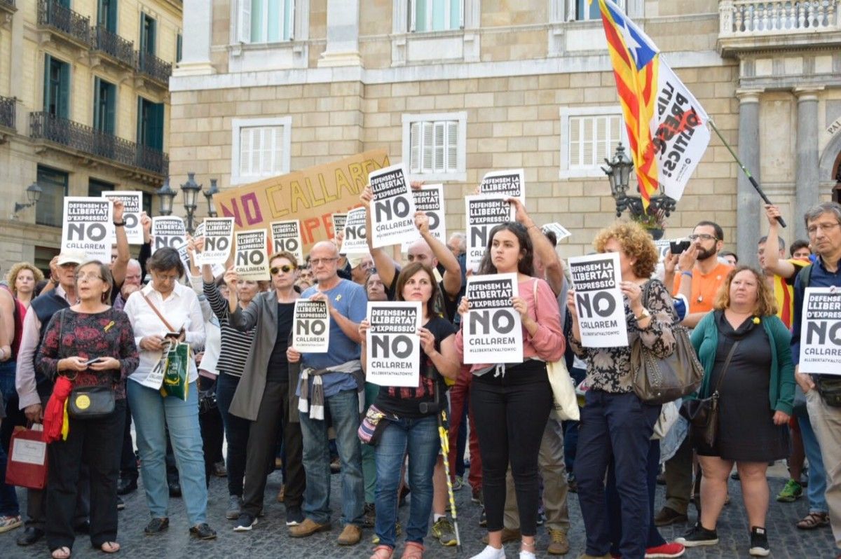 Manifestació de suport a Valtònyc a la plaça de Sant Jaume