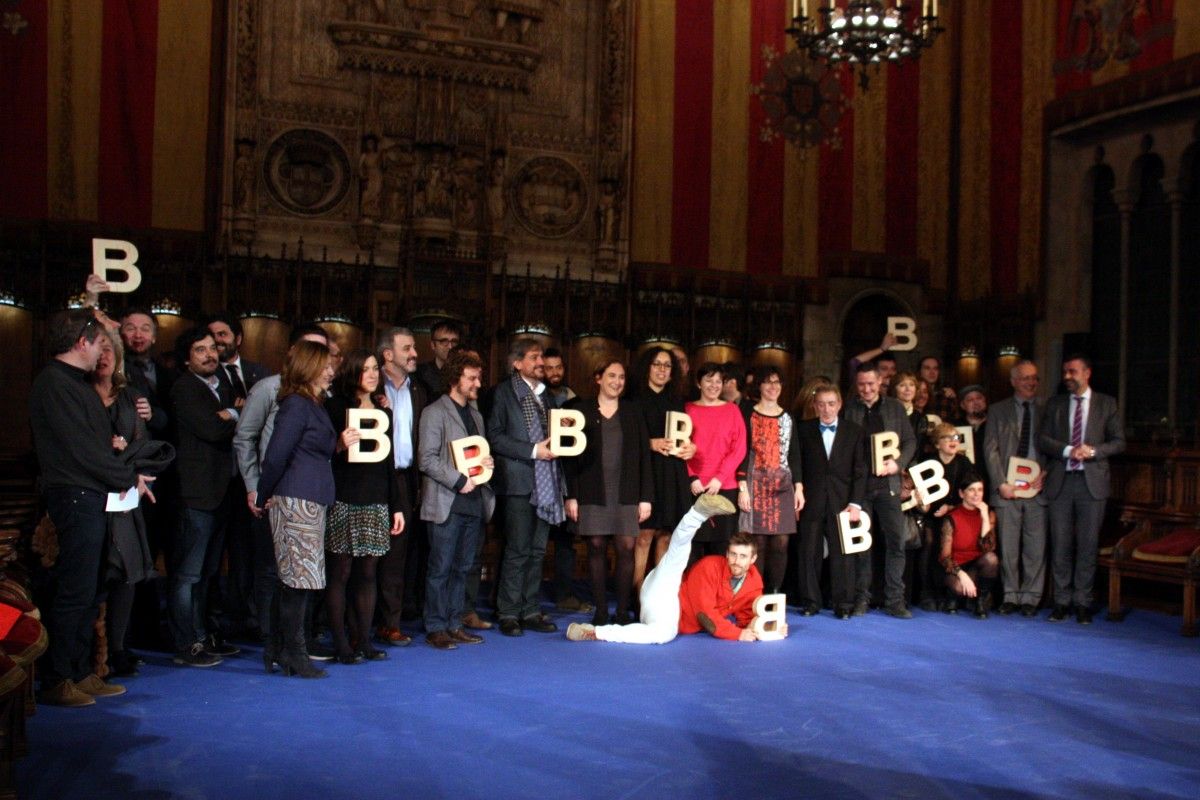 Foto de família dels guardonats als Premis Ciutat de Barcelona