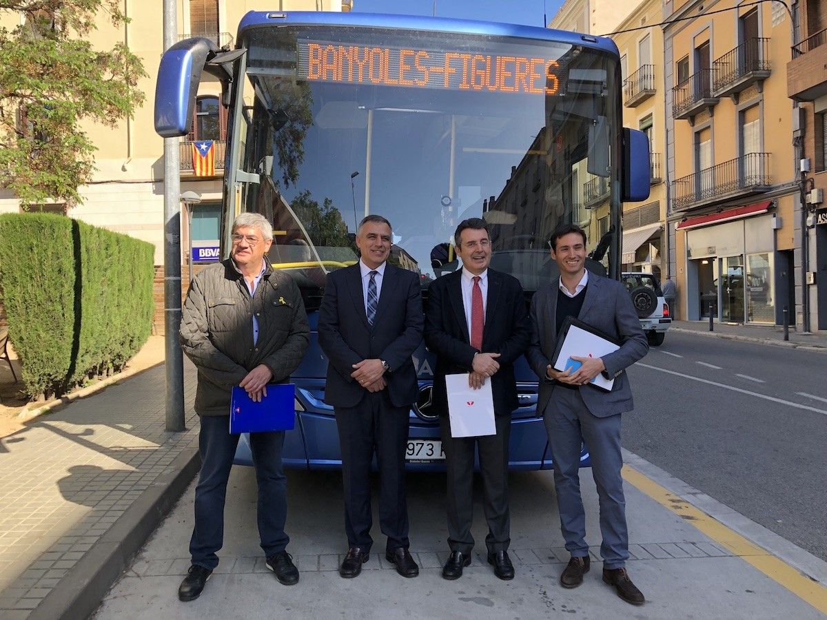 El director general de Transports i Mobilitat, Pere Padrosa, l’alcalde de Banyoles, Miquel Noguer, i l’alcalde de Crespià, Xavier Quer, han presentat avui aquesta millora.