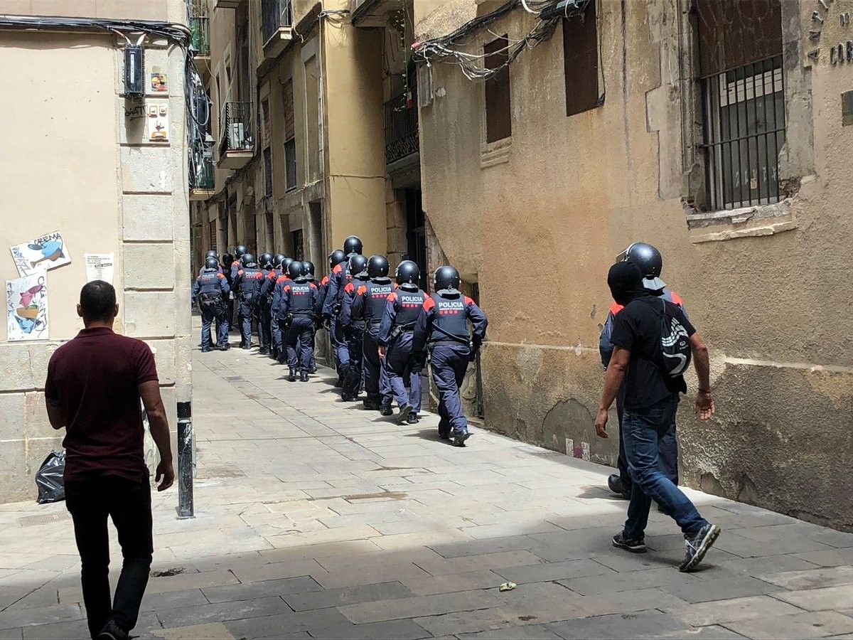 L'operatiu dels Mossos i la Guàrdia Urbana al Gòtic