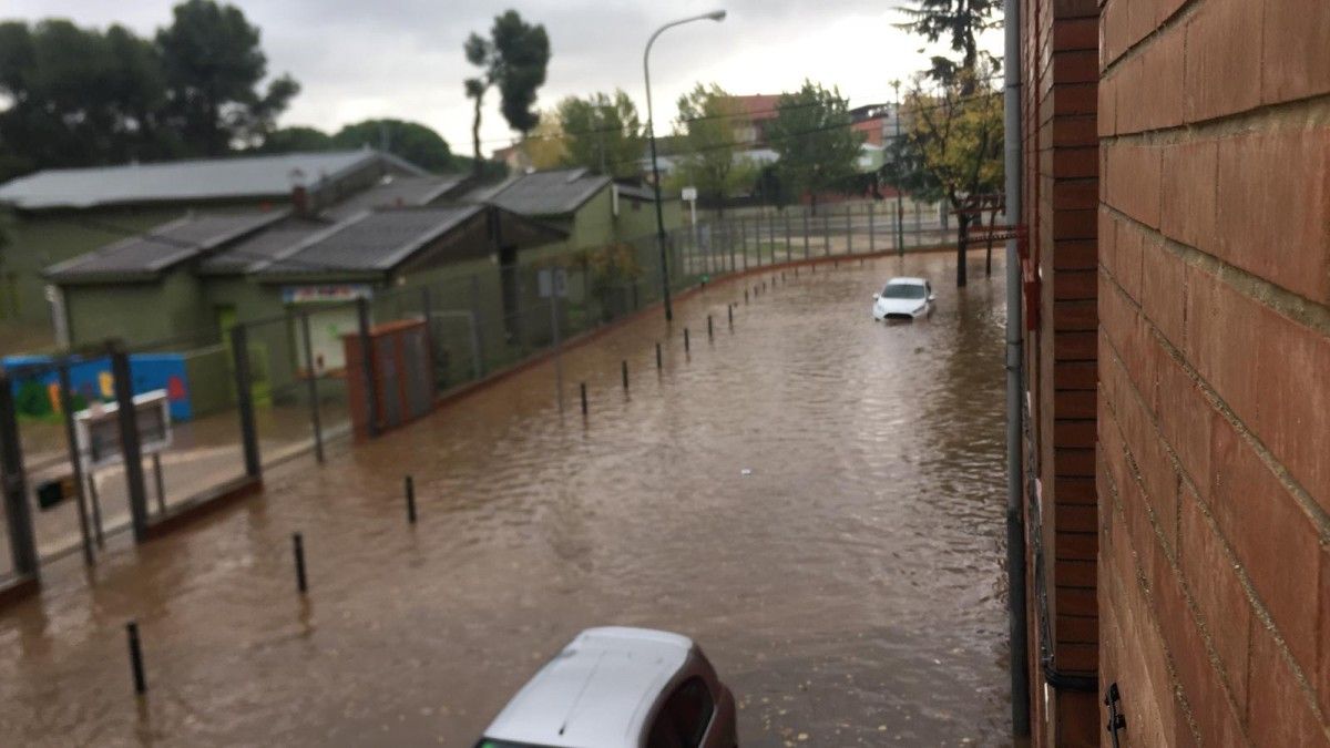 Inundació en una zona del barri de Can Deu