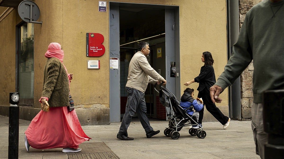 Imatge d'arxiu de persones racialitzades a Barcelona